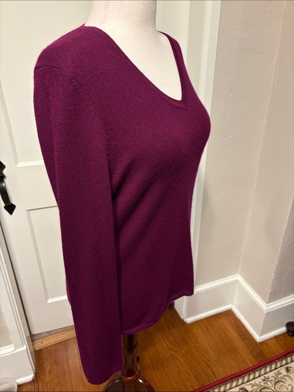 Charter Club 100% Cashmere V-Neck Sweater - Plum / Wine / Burgundy - Picture 2 of 6